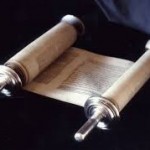 Image of a Torah roll